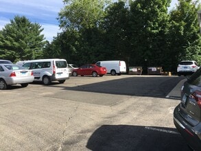 4942 Main St, Bridgeport, CT à louer Photo intérieure– Image 2 sur 12