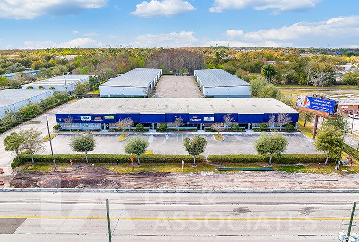 1476 N Goldenrod Rd, Orlando, FL à louer - Photo de l’immeuble – Image 2 sur 2