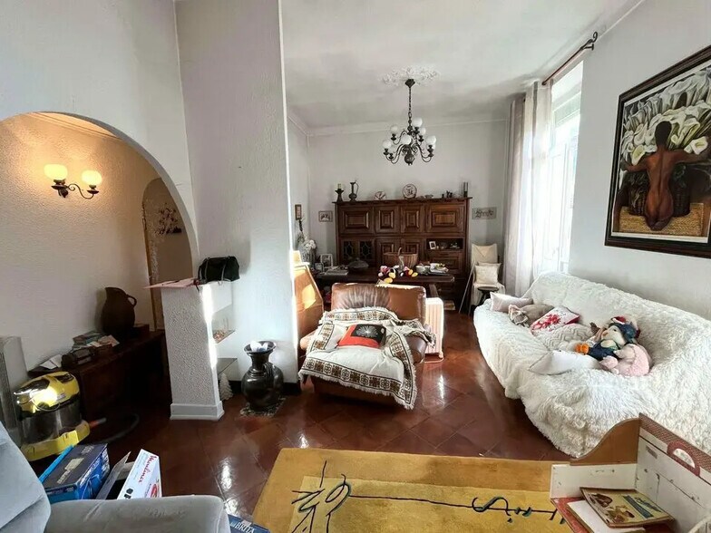 Local d'activités dans Cannes à vendre - Photo de l’immeuble – Image 3 sur 12