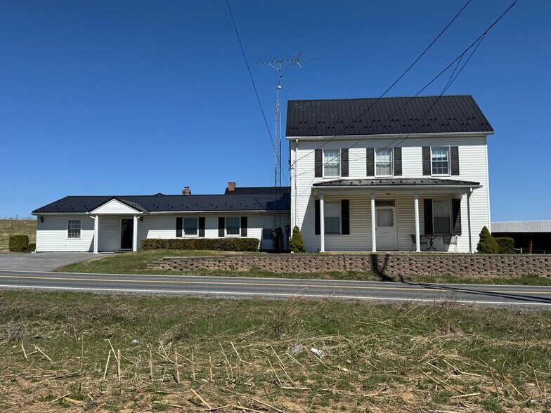 1423 Mason Dixon Rd, Greencastle, PA à vendre - Photo de l’immeuble – Image 2 sur 13