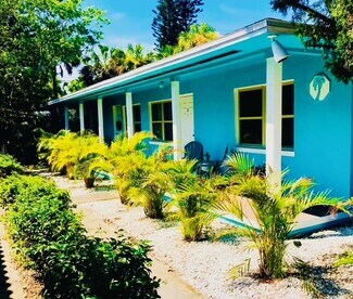 Plus de détails pour Duplex Homes – Logement à vendre, Saint Pete Beach, FL