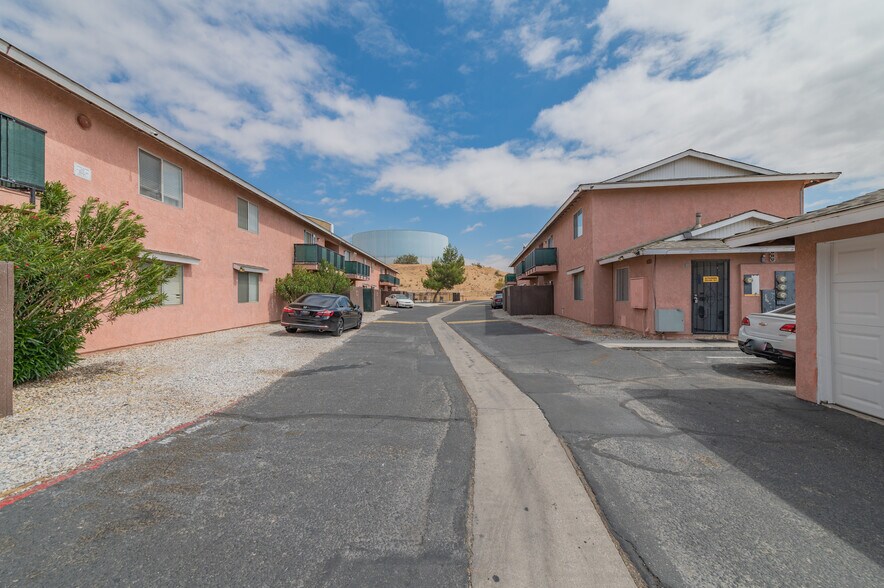 16518 Avalon Ave, Victorville, CA à vendre - Photo de l’immeuble – Image 2 sur 19