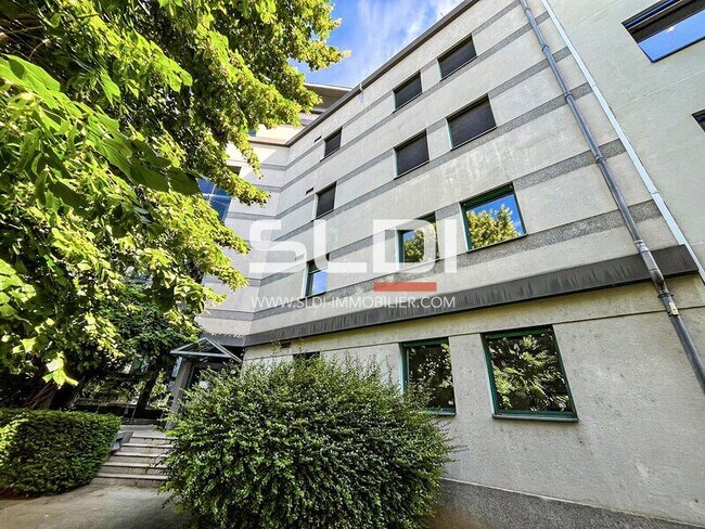 Plus de détails pour 13 Quai Du Commerce, Lyon - Bureau à louer
