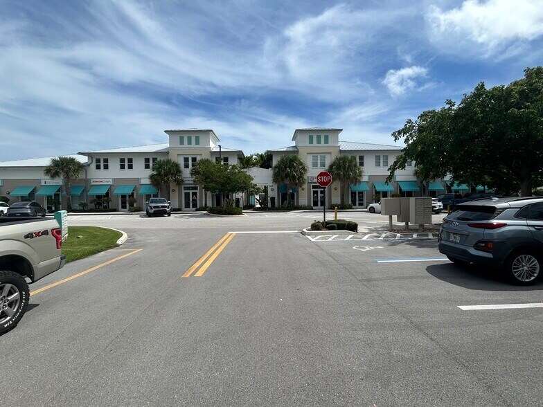 115 Banyan St, Jupiter, FL à louer - Photo de l’immeuble – Image 1 sur 4