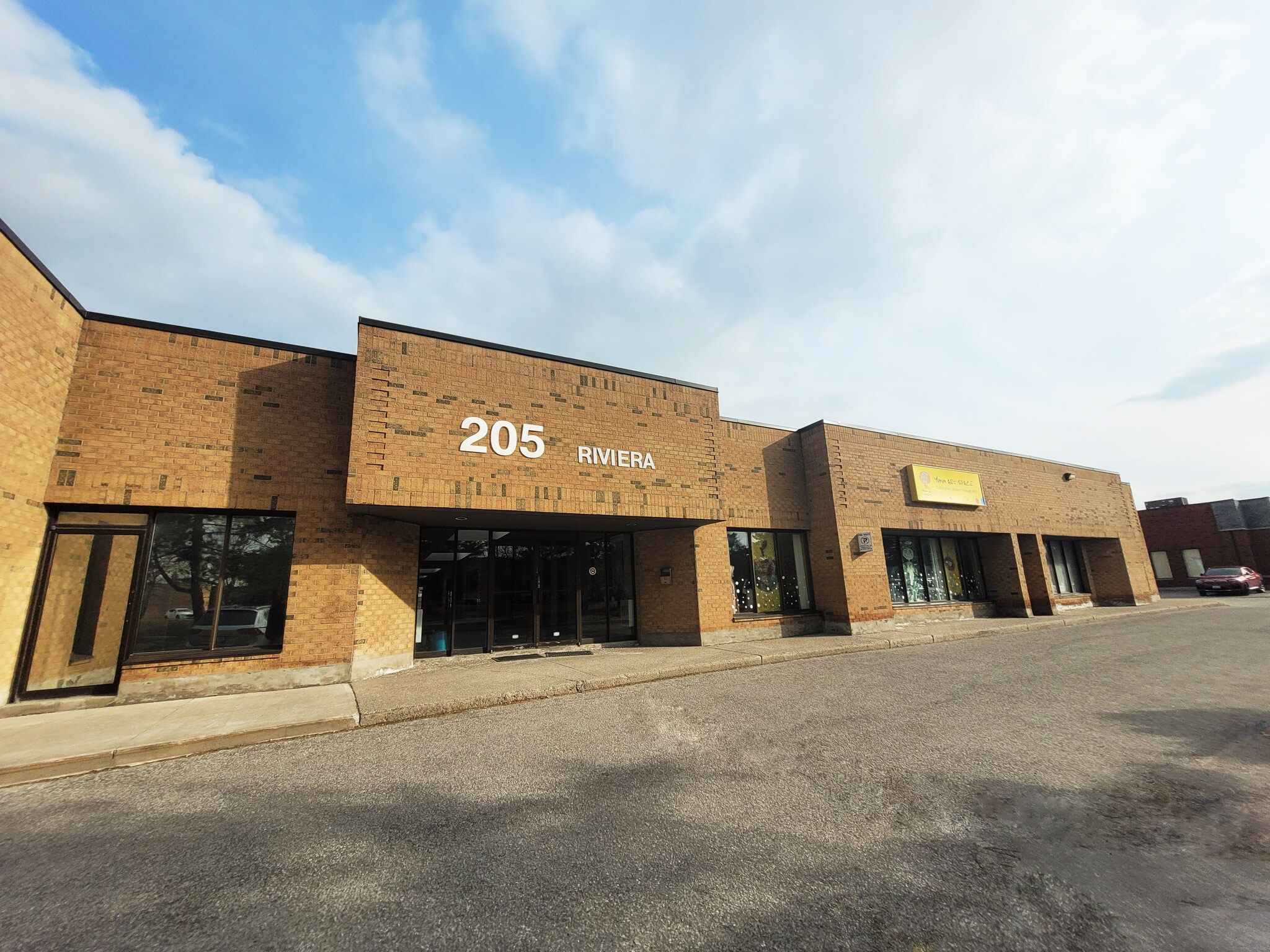 205 Riviera Dr, Markham, ON à louer Photo de l’immeuble– Image 1 sur 11