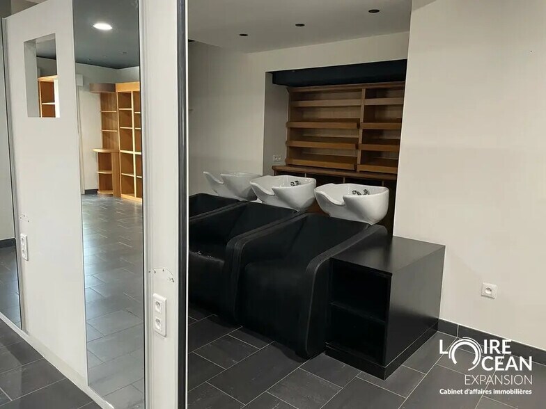 Local commercial dans Sucé-sur-Erdre à vendre - Photo de l’immeuble – Image 3 sur 7