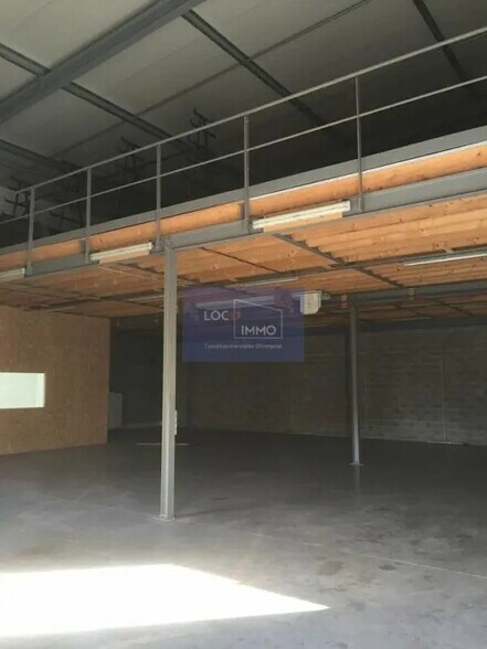 Local d'activités dans Beychac-et-Caillau à vendre - Photo intérieure – Image 2 sur 8