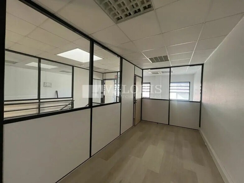 71-105 Avenue Jean Jaurès, OULLINS-PIERRE-BÉNITE à louer - Photo de l’immeuble – Image 2 sur 11