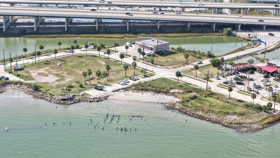 10th Street, Seabrook, TX à vendre - Photo de l’immeuble – Image 2 sur 8