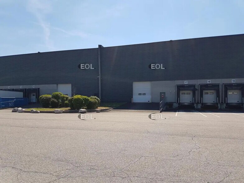 Industriel/Logistique dans Genas à louer - Photo de l’immeuble – Image 3 sur 4