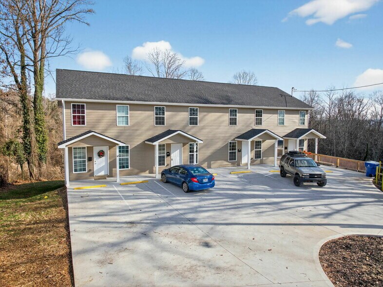 60 Unit Portfolio- Oak Ridge & Knoxville portefeuille de 2 biens à vendre sur LoopNet.fr - Photo de l’immeuble – Image 3 sur 23