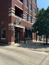 2927-2929 N Southport Ave, Chicago, IL à louer Photo intérieure– Image 2 sur 4
