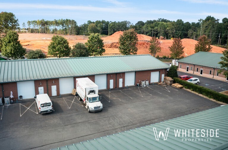 2032 Independence Commerce Dr, Matthews, NC à louer - Photo de l’immeuble – Image 3 sur 4