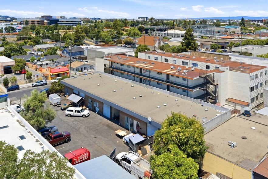 32 Willow St, Redwood City, CA à louer - Photo de l’immeuble – Image 3 sur 6