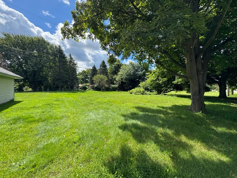 5891 W Michigan Ave, Ypsilanti, MI à vendre - Photo de l’immeuble – Image 2 sur 17