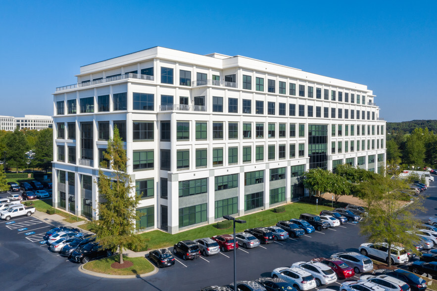 3600 Arco Corporate Dr, Charlotte, NC à louer - Photo principale – Image 1 sur 22