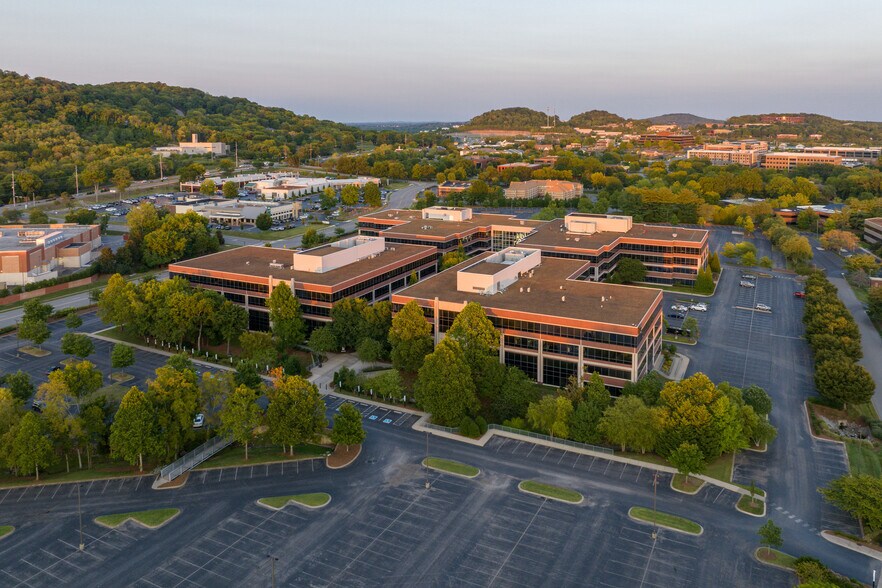 8 Cadillac Dr, Brentwood, TN à louer - Photo de l’immeuble – Image 1 sur 14