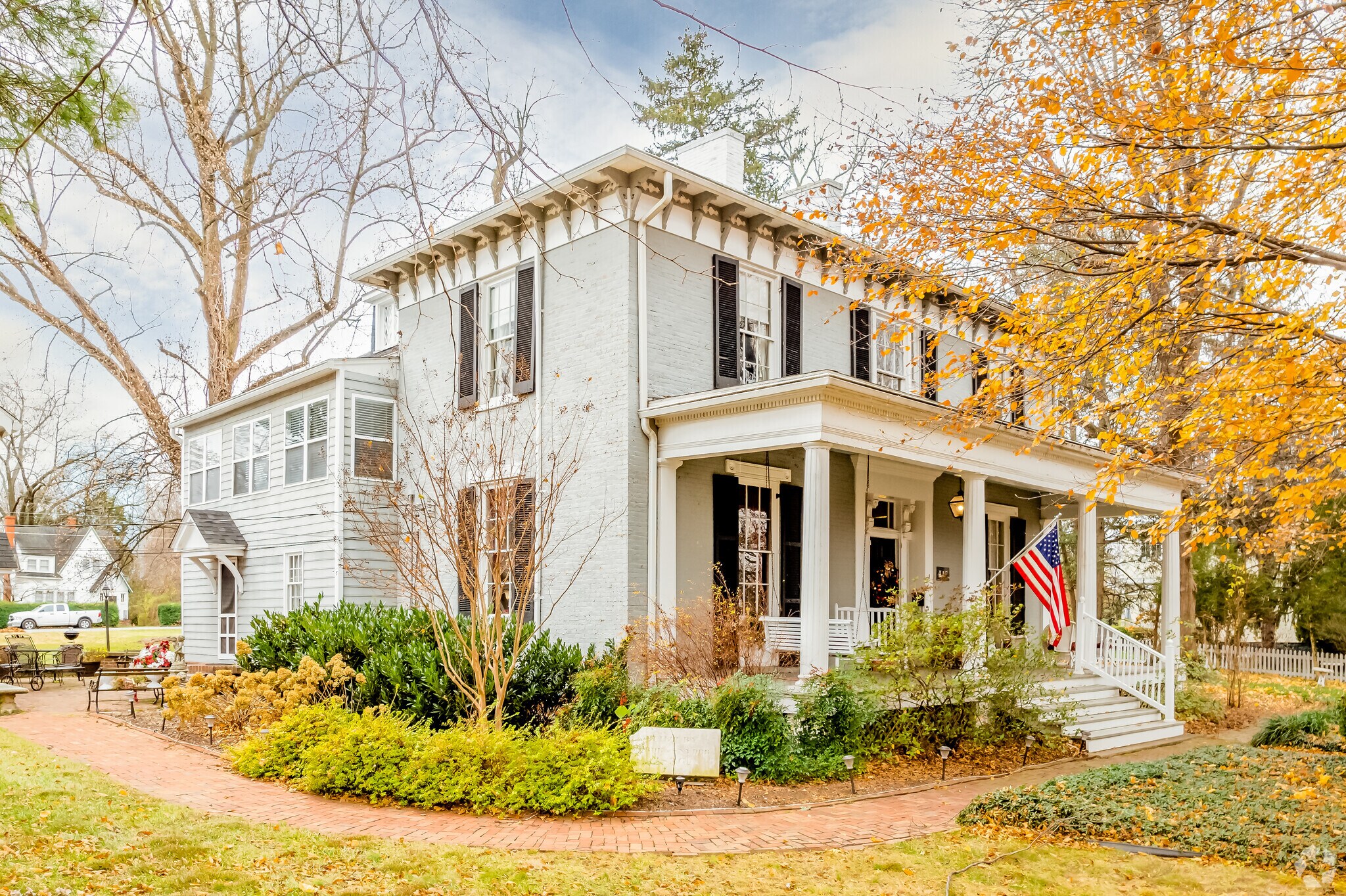 417 E Washington St, Charles Town, WV à vendre Photo principale– Image 1 sur 10