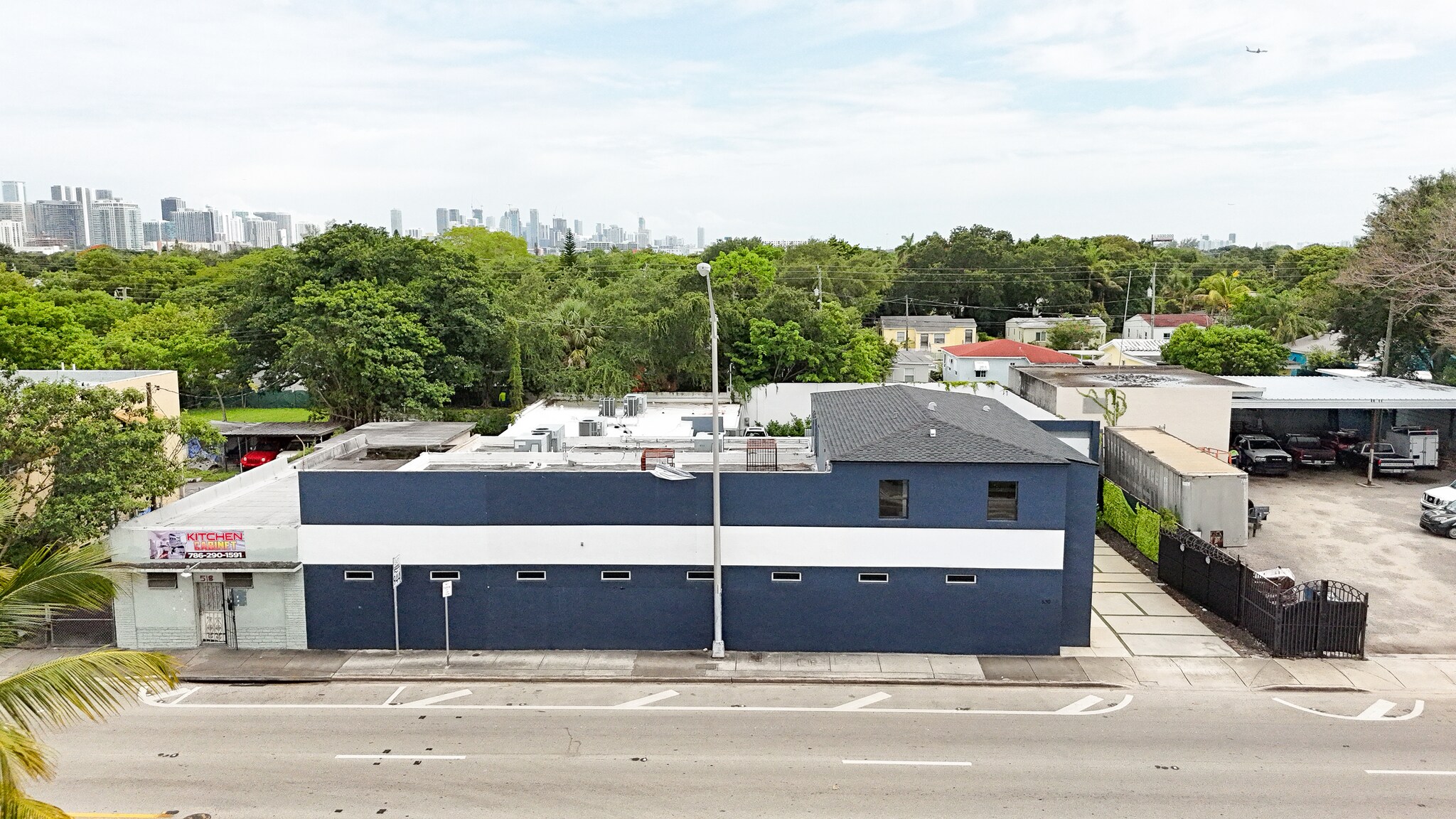 530 NW 54th St, Miami, FL à vendre Photo de l’immeuble– Image 1 sur 16