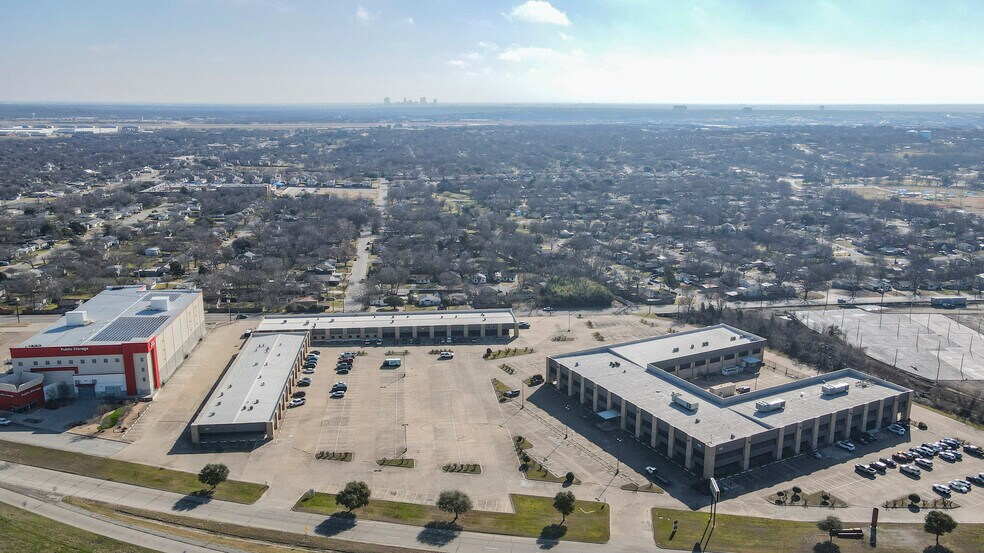 401 S Jim Wright Fwy, Fort Worth, TX à louer - Photo de l’immeuble – Image 2 sur 25