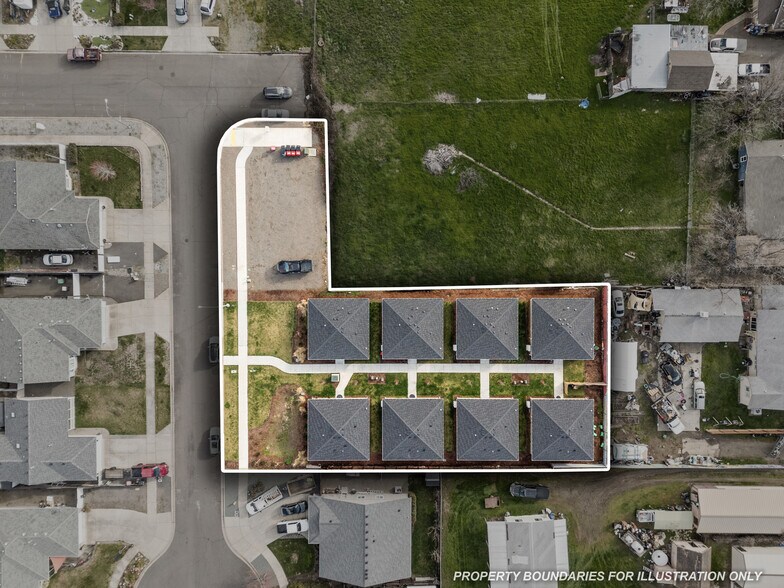 634 Colinwood ct, Medford, OR à vendre - Photo principale – Image 2 sur 22