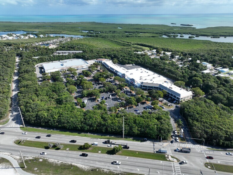 101437 Overseas Hwy, Key Largo, FL à louer - Photo de l’immeuble – Image 1 sur 4