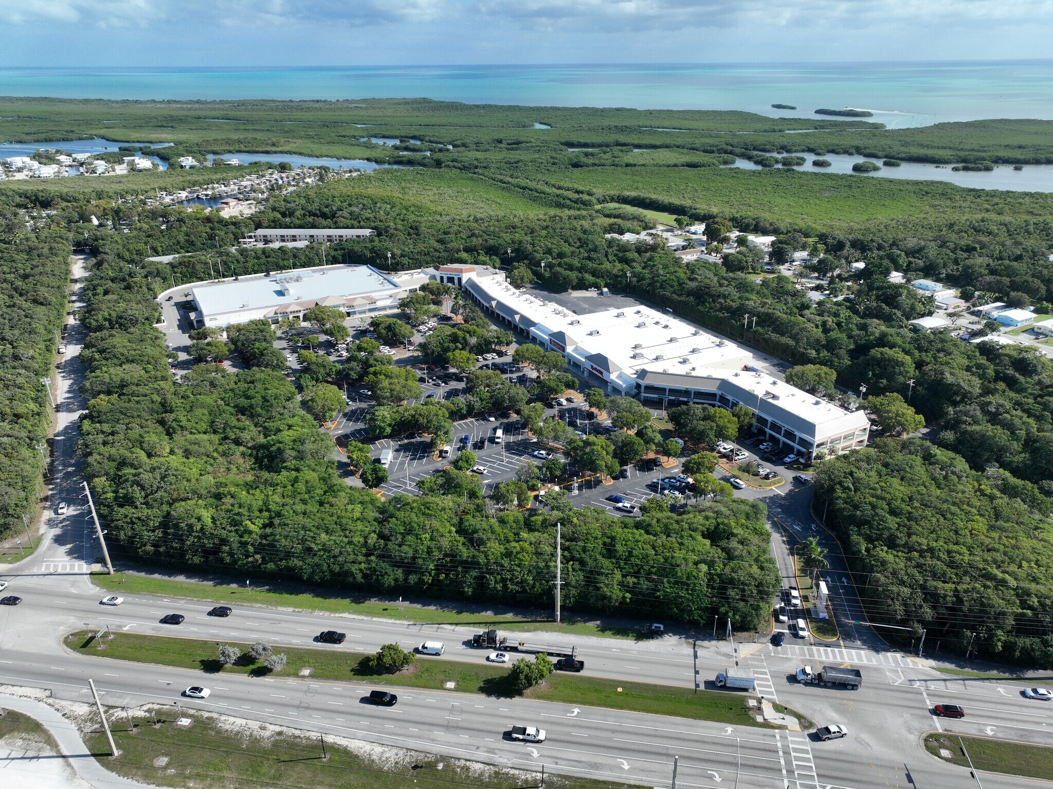 101437 Overseas Hwy, Key Largo, FL à louer Photo de l’immeuble– Image 1 sur 5