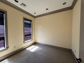 514 W Maple St, Cumming, GA à louer Photo intérieure– Image 2 sur 5