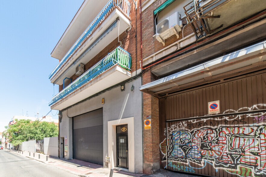 Calle del Monte Olivetti, 27, Madrid, Madrid à louer - Photo de l’immeuble – Image 3 sur 5