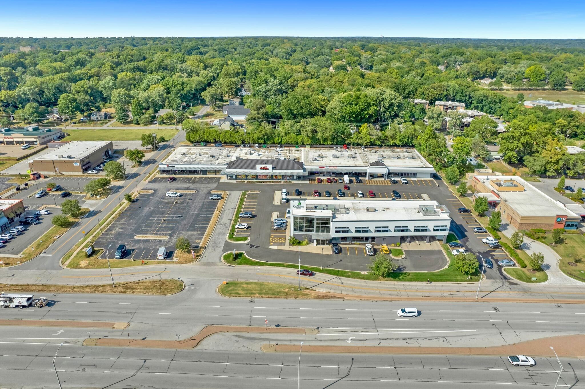 10316-10412 Shawnee Mission Pky, Shawnee, KS à louer Photo principale– Image 1 sur 9