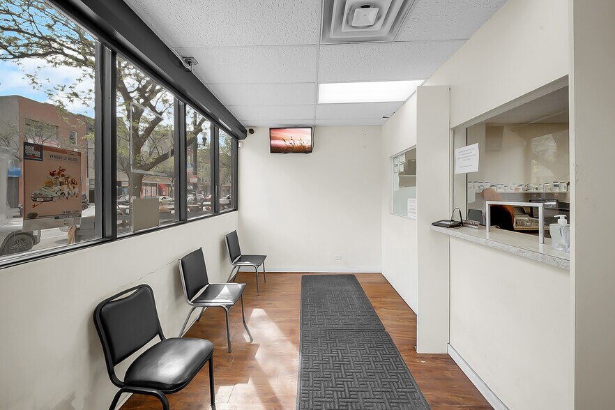 2724 W Division St, Chicago, IL à louer - Photo de l’immeuble – Image 3 sur 8