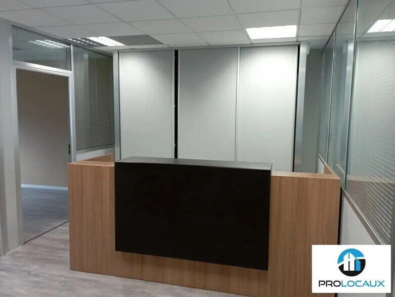 Bureau dans Grenoble à louer - Photo de l’immeuble – Image 1 sur 14