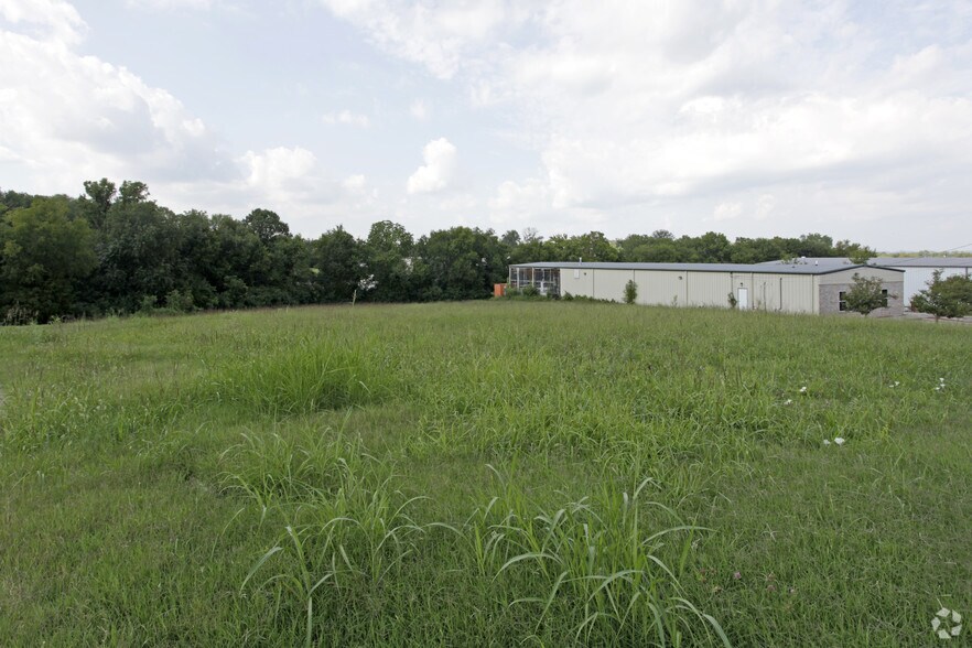 1204 & 1210 Longleaf Drive | 1.88 Acres portefeuille de 2 biens à vendre sur LoopNet.fr - Photo de l’immeuble – Image 2 sur 3
