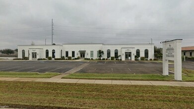 3220 Buddy Owens Ave, McAllen, TX à louer Photo de l’immeuble– Image 2 sur 3
