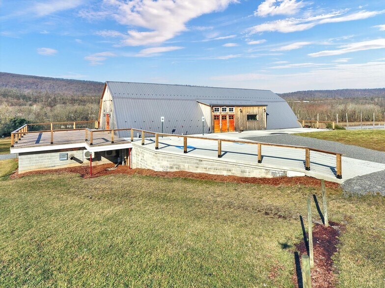 1800 Lower Bailey Rd, Newport, PA à vendre - Photo de l’immeuble – Image 3 sur 82