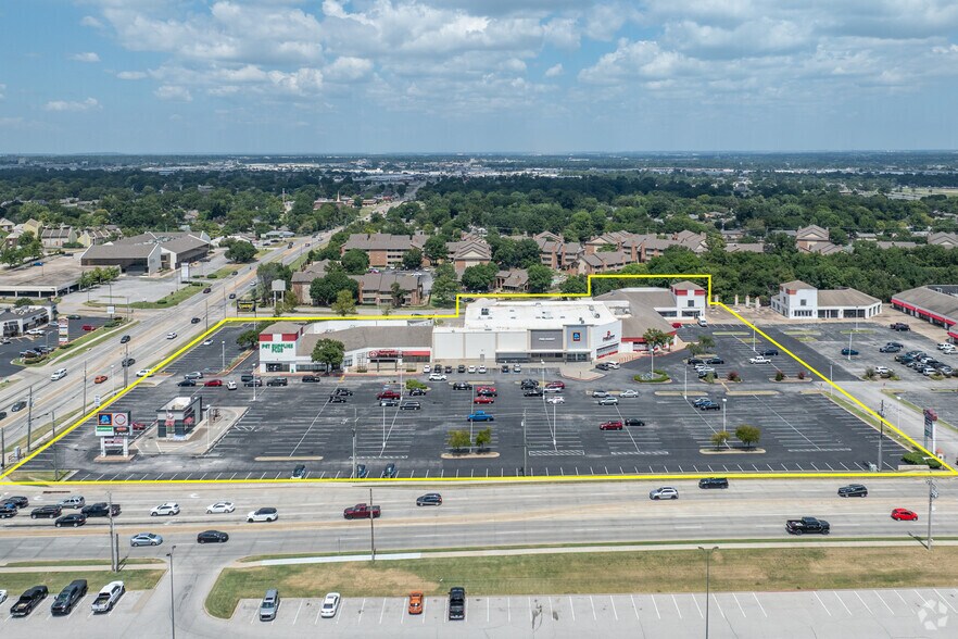 8221 E 61st St, Tulsa, OK à louer - Photo de l’immeuble – Image 2 sur 4