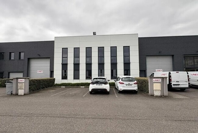 Plus de détails pour Local d’activités à vendre