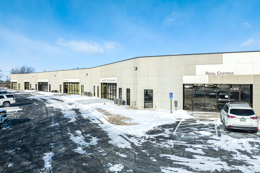 11382 Strang Line Rd, Lenexa, KS à louer - Photo de l’immeuble – Image 3 sur 6