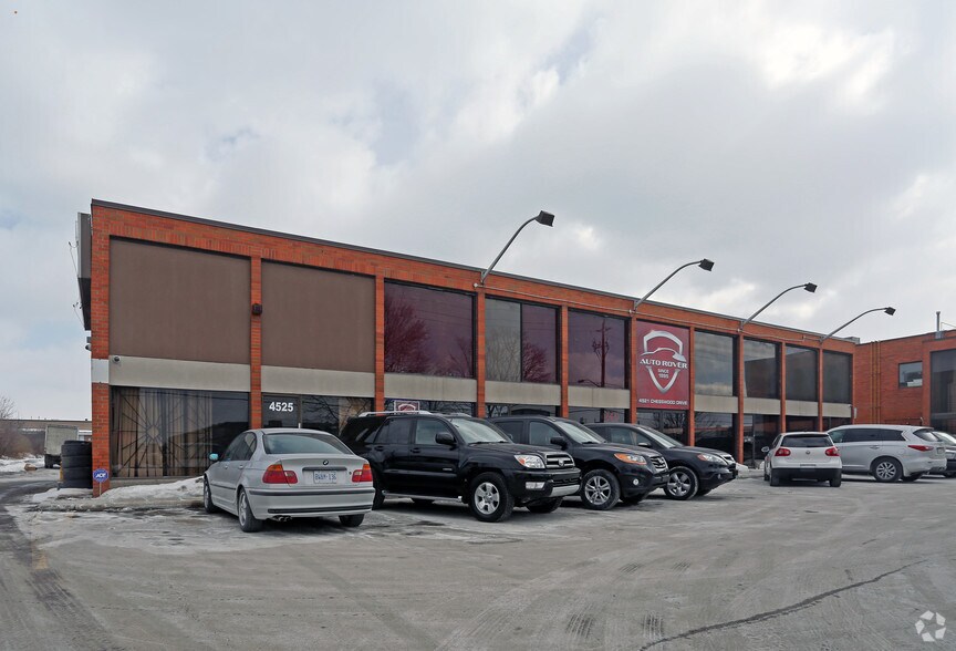 470-536 Champagne Dr, Toronto, ON à louer - Photo de l’immeuble – Image 2 sur 20