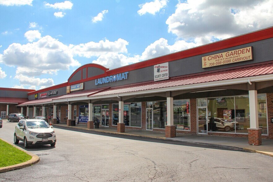 8801-8851 W 87th St, Hickory Hills, IL à louer - Photo de l’immeuble – Image 3 sur 9