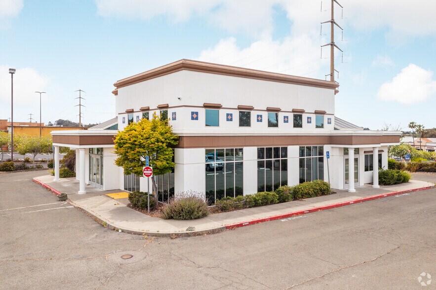 1178 Admiral Callaghan Ln, Vallejo, CA à louer - Photo de l’immeuble – Image 2 sur 8
