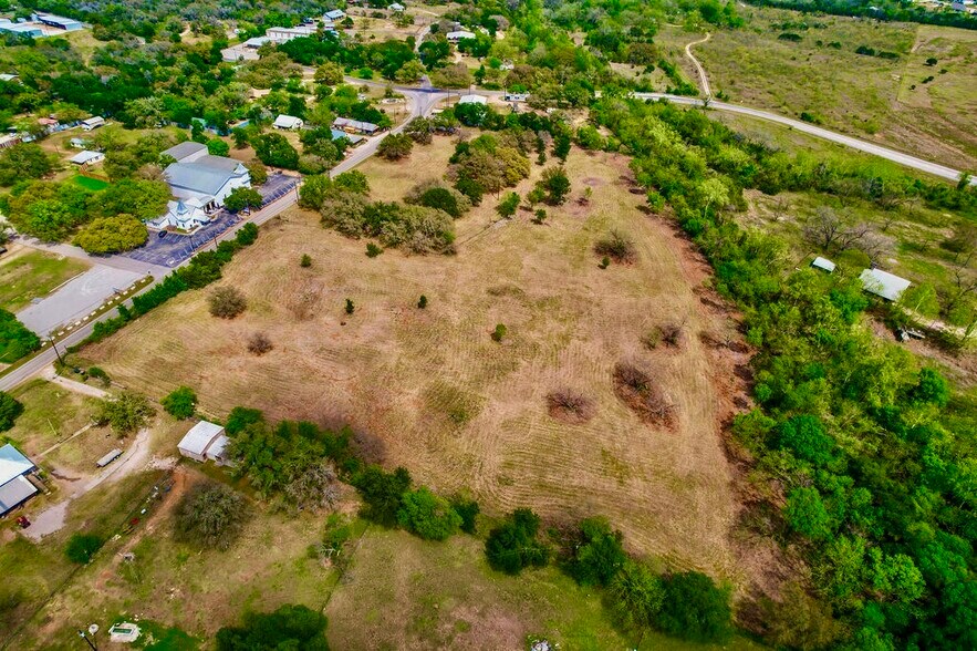 7908 County Road 404, Spicewood, TX à vendre - Photo de l’immeuble – Image 2 sur 25