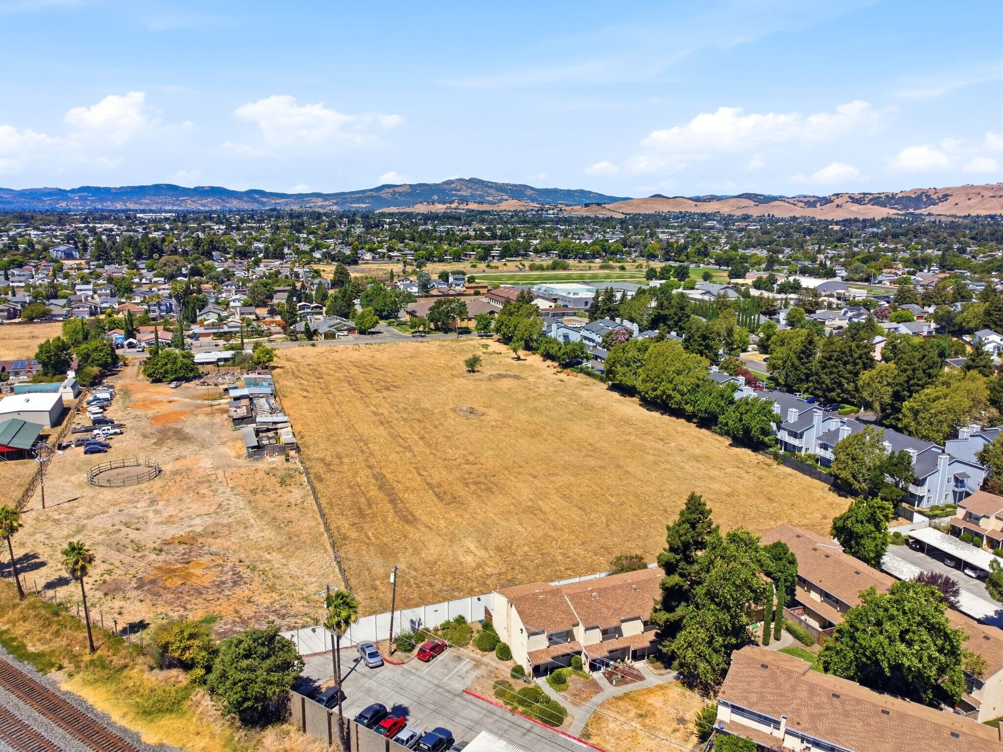 1798 Blossom Ave, Fairfield, CA à vendre Photo de l’immeuble– Image 1 sur 23