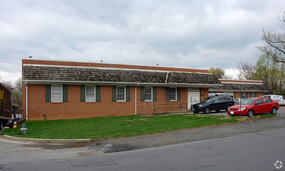 9230-9232 Warren St, Silver Spring, MD à louer - Photo de l’immeuble – Image 3 sur 3