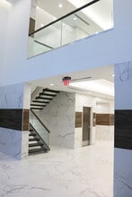 14261 Commerce Way, Miami Lakes, FL à louer Photo intérieure– Image 2 sur 11