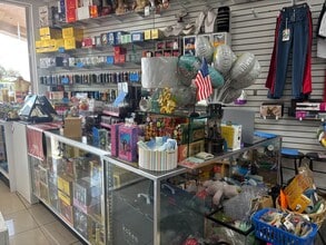 12833 SW 42nd St, Miami, FL à louer Photo intérieure– Image 2 sur 6