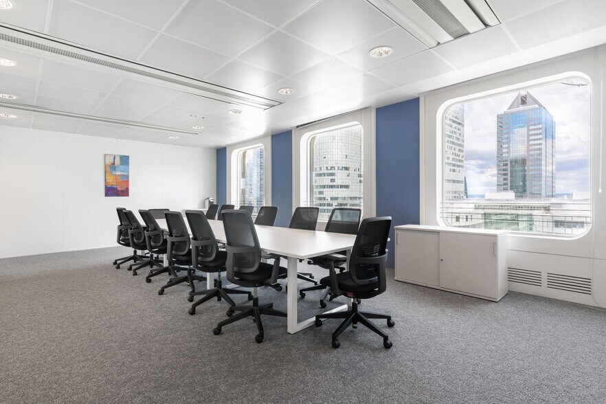 Bureau dans Puteaux à louer - Photo de l’immeuble – Image 1 sur 10