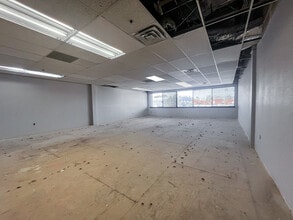 2755-2795 E Desert Inn Rd, Las Vegas, NV à louer Photo intérieure– Image 1 sur 1