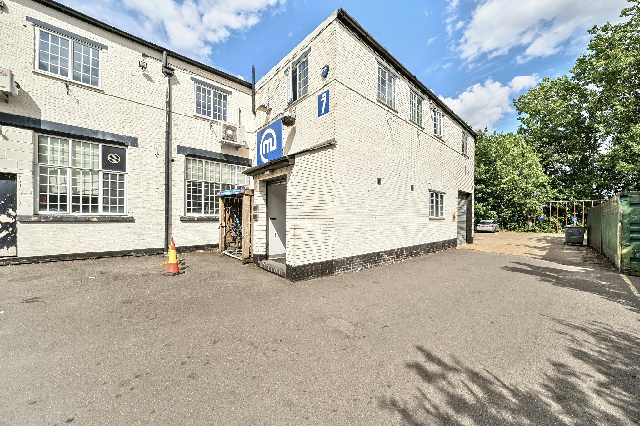 Sandown Rd, Watford à louer Photo principale– Image 1 sur 4