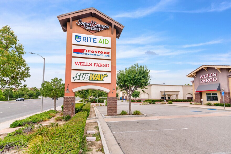 15890 Soquel Canyon Pky, Chino Hills, CA à louer - Photo de l’immeuble – Image 2 sur 19